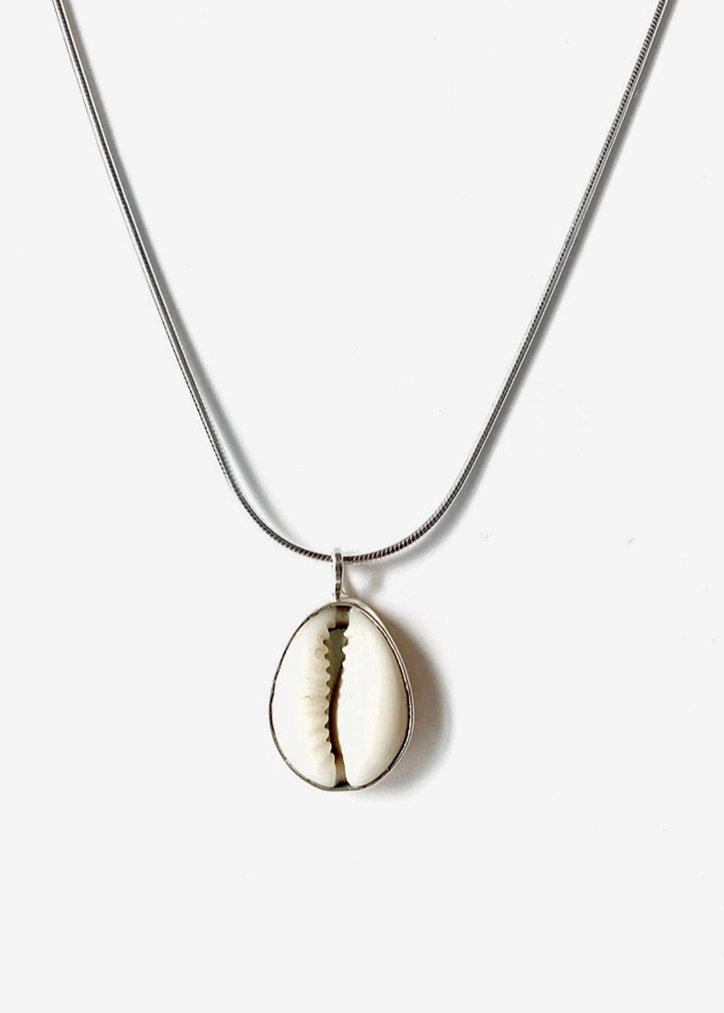 Cowrie Shell Pendant Necklace